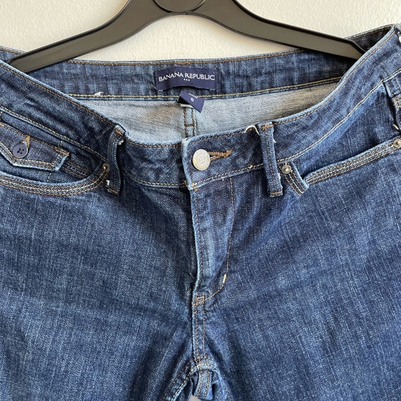 BANANA REPUBLIC CROPPED DENIM JEANS DARK BLUE CUFFED POCKETS ZIPPER CAPRI - Picture 9 of 12